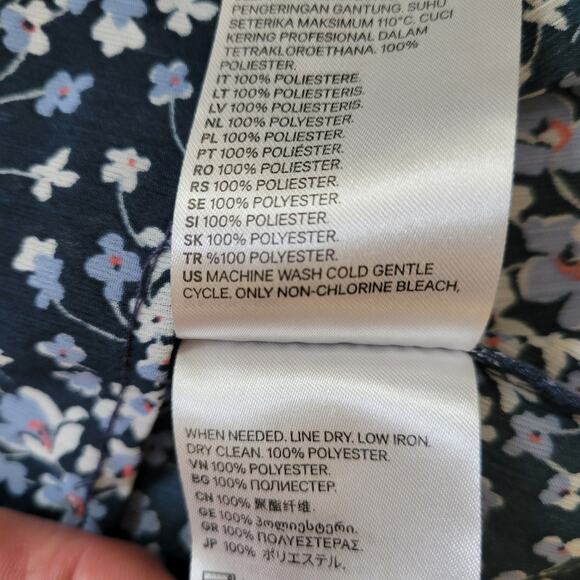 EUC H&M Size 6 Tiered Flutter Sleeve Pullover Chiffon Top Blouse Blue Floral - Picture 9 of 9